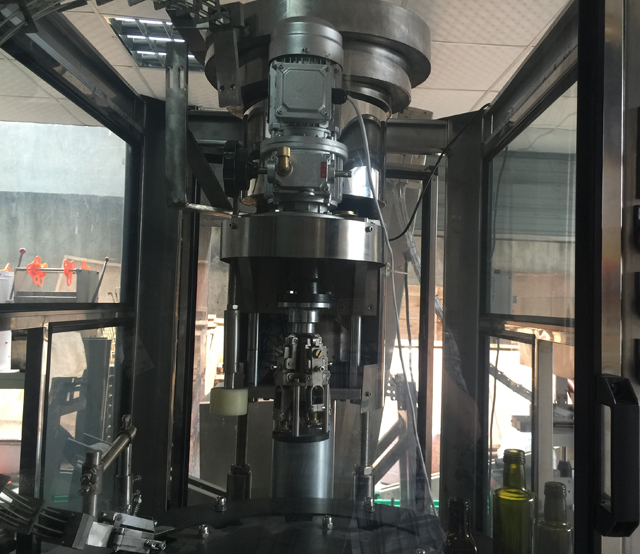 вътре ropp capping machinery.jpg