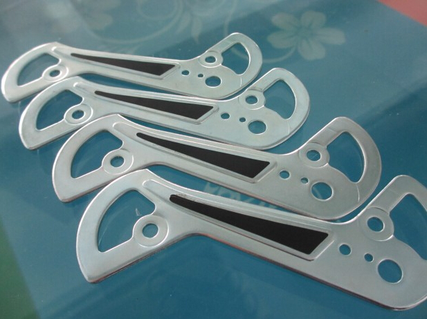 Машина за етикетиране на пластмасови торбички с чучур Полуавтоматична за плоска повърхност