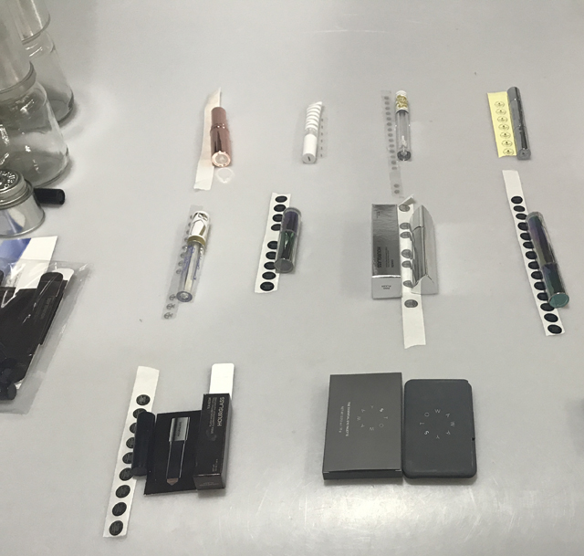 етикети и червила козметични продукти.jpg