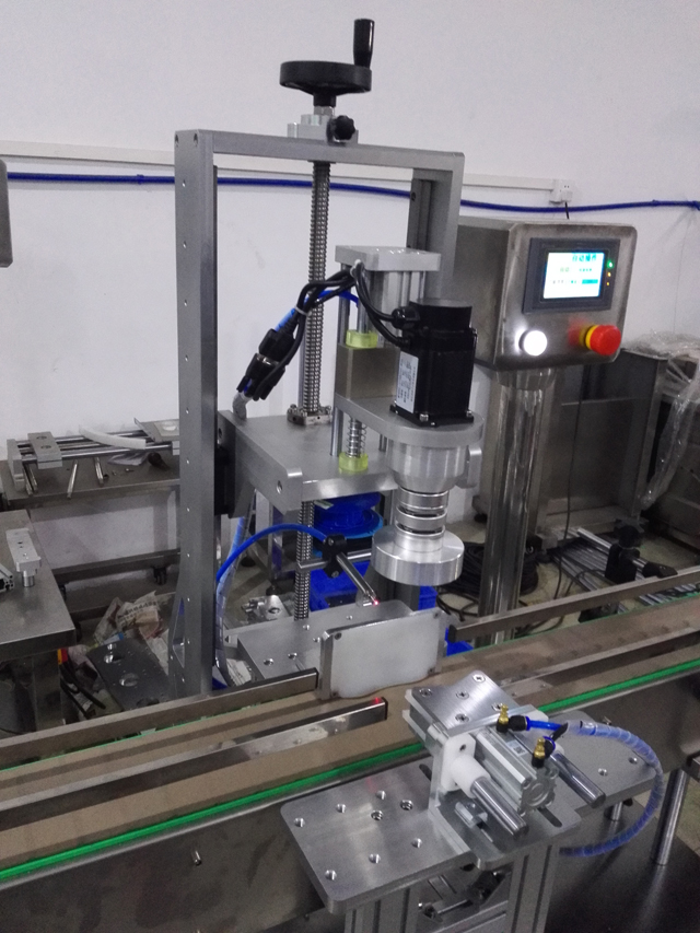 машина за затваряне с една глава jars.jpg