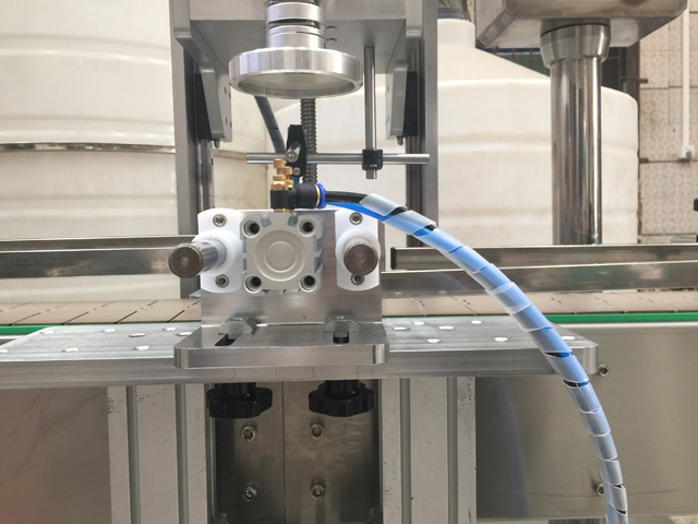 затваряща глава за буркани.jpg