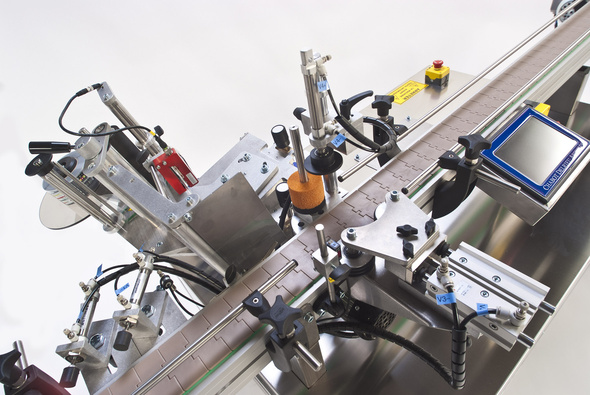 round bottle labeler equipment оборудване за етикетиране на кръгли бутилки.jpg