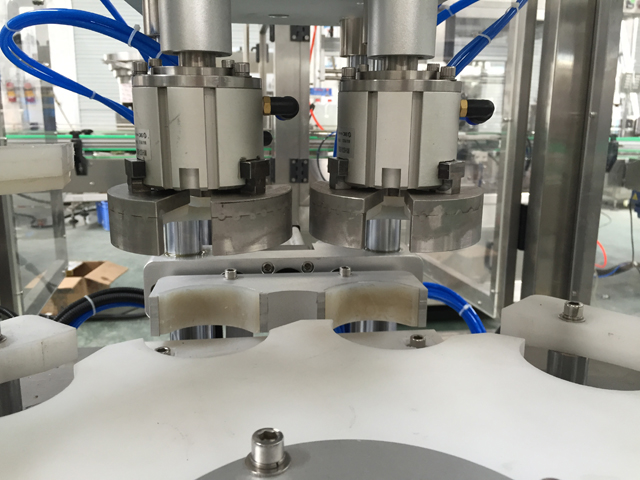 Машина за вакуумно затваряне.jpg