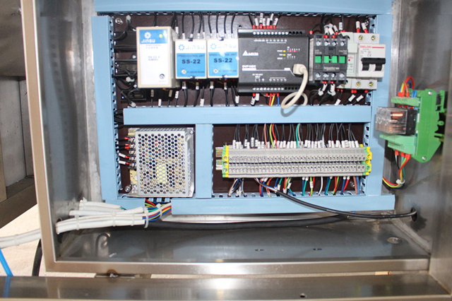 вътре в бутилките unscrambler.jpg