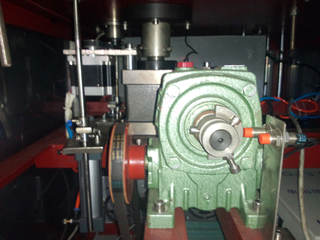 internal tubes filling sealing machine полуавтоматичен уплътнител за пълнене на тръби.jpg