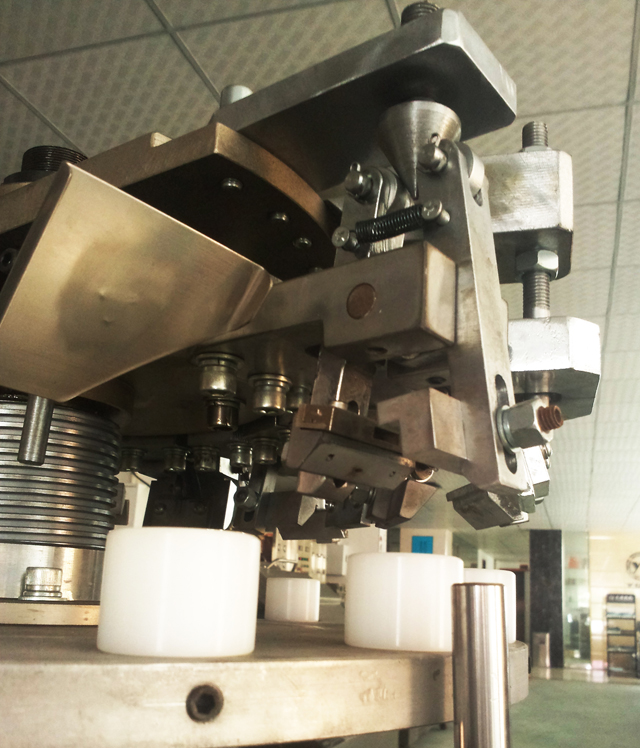 sealer part for metal hose уплътнителен пълнеж за метални тръби.jpg