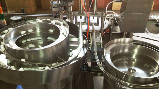 линия за пълнене E течност.jpg