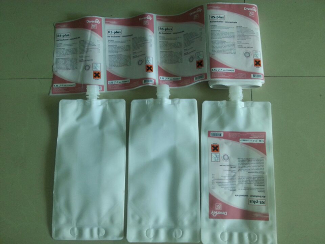 машини за етикетиране на торби полуавтоматични (4).jpg