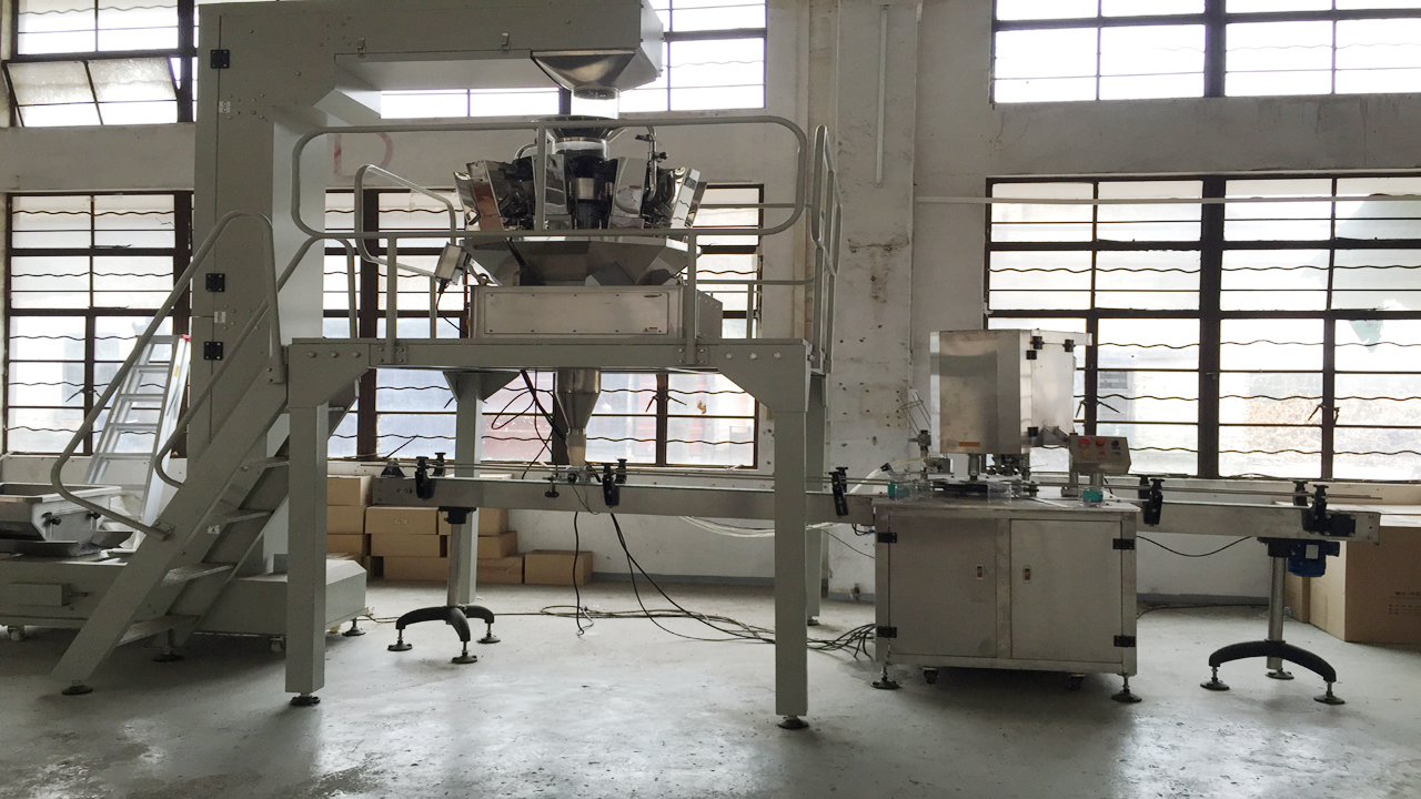 машини за пълнене на консерви.jpg