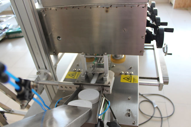 затваряща машина с повдигане (1).JPG