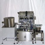 Моноблок Машина за пълнене и затваряне на малки бутилки с масло за грижа за косата