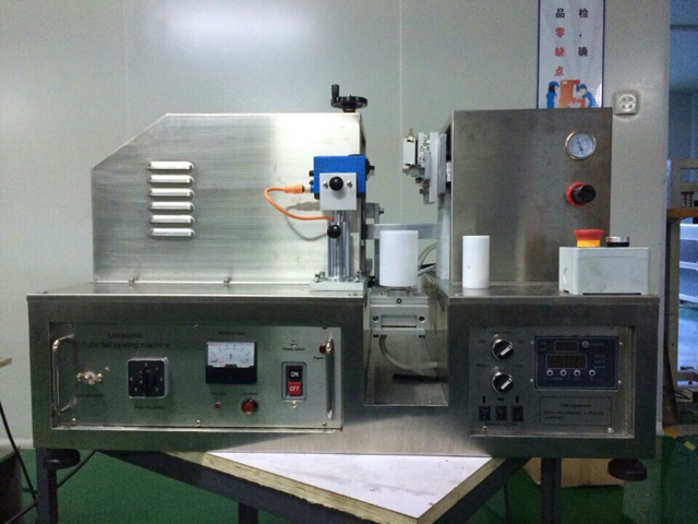 semi automatic tubes sealing machine машини за уплътняване на ултразвукови тръби.jpg