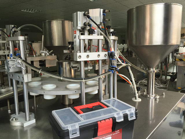 тръби пълнител уплътнител в ред.jpg