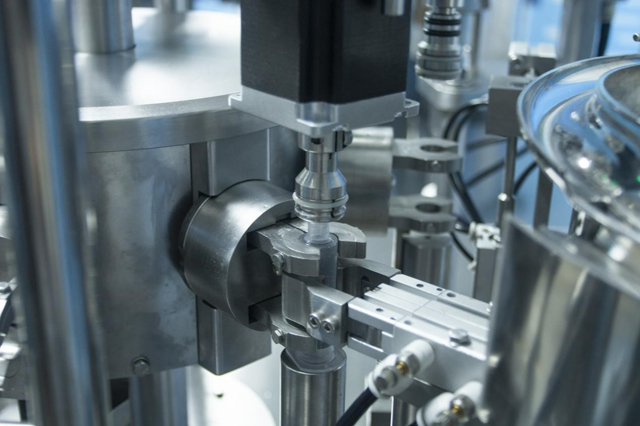 линия за пълнене на спринцовки (6).jpg