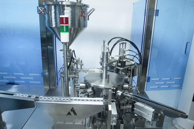 линия за пълнене на спринцовки (2).jpg