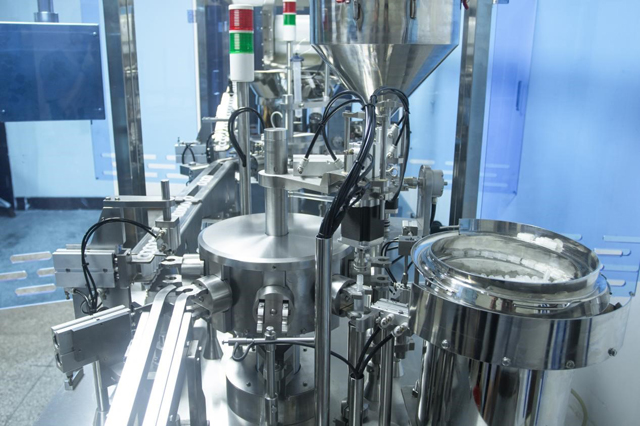 линия за пълнене на спринцовки (3).jpg