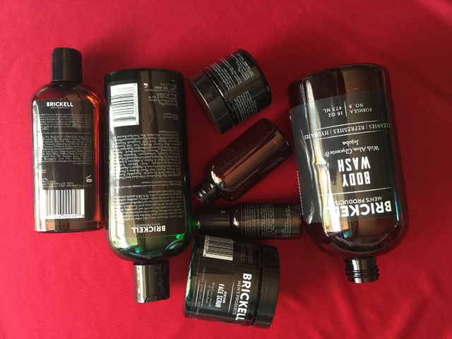 ролково етикетиращо оборудване за етикетиране на бутилки.jpg