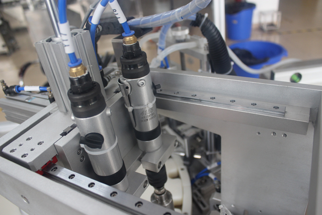 серво мотор управляващ уплътнител 2 бр