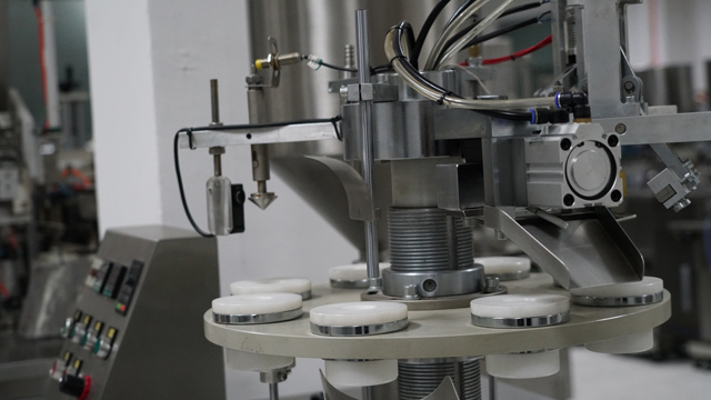 пластмаса за пълнене на тръби.jpg