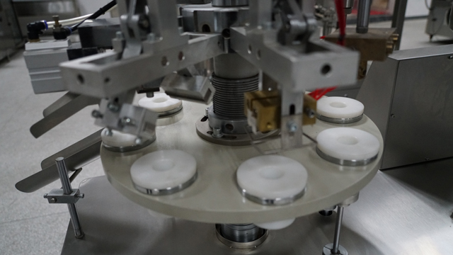 полуавтоматичен уплътнител за пълнене на тръби line.jpg