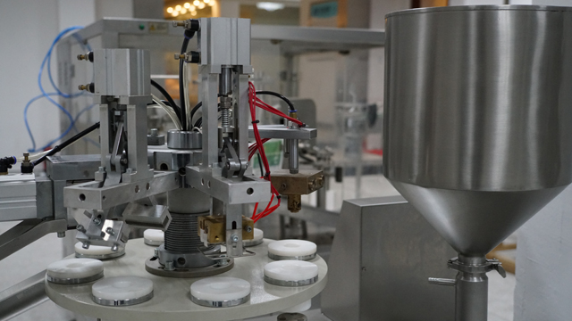 пластмаса за пълнене на тръби.jpg