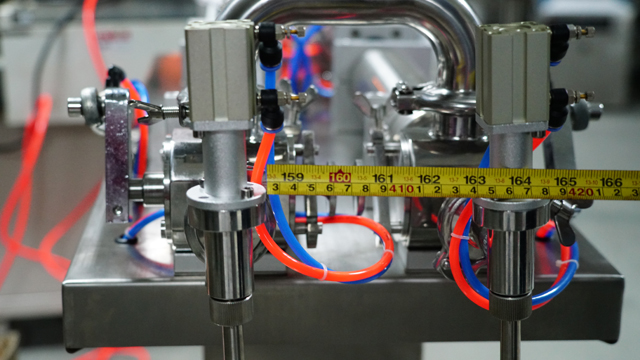 stainless steel connection part for whole filling machines пълначна машина с SS Steel.jpg