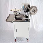 Полуавтоматичен апликатор за етикети с флагове за опаковане на храни за домашни любимци с кучешка кост