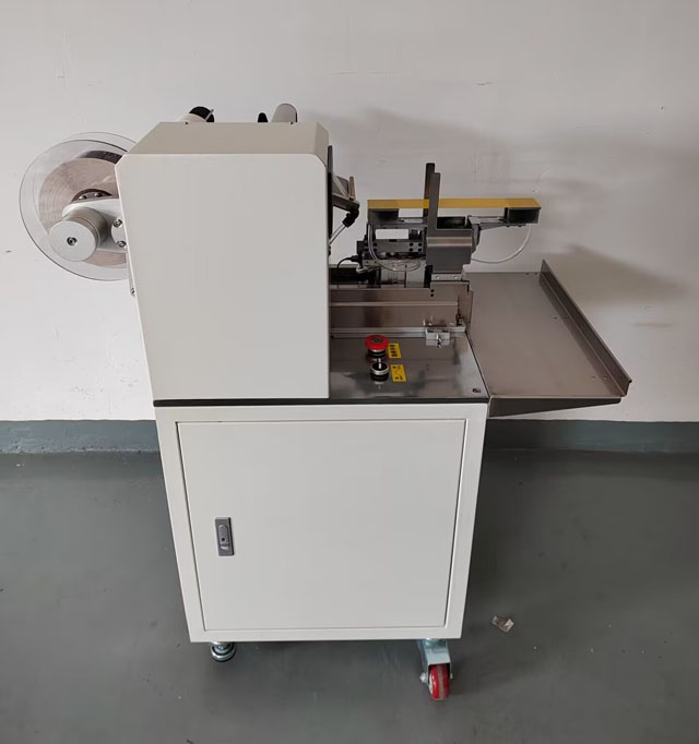 етикет за опаковане на кучешка храна (5).jpg