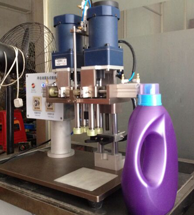 clear pictures for screw capping machinery ВИНТОВО ЗАПАЗВАЩА машина.jpg