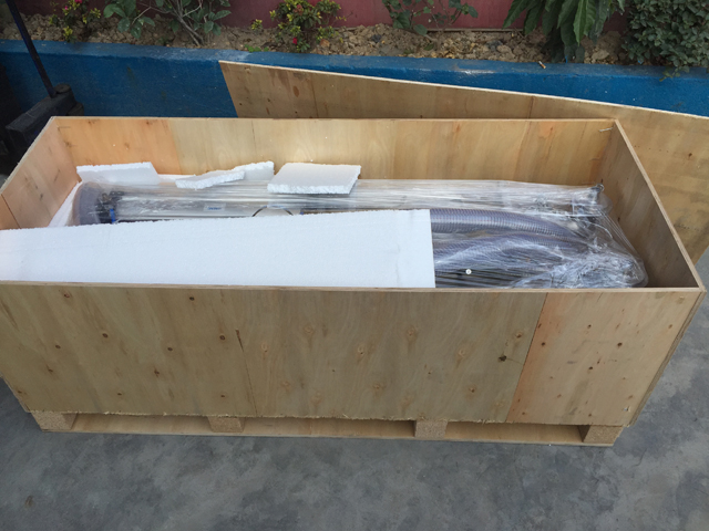 пълначни машини в дървена кутия.jpg