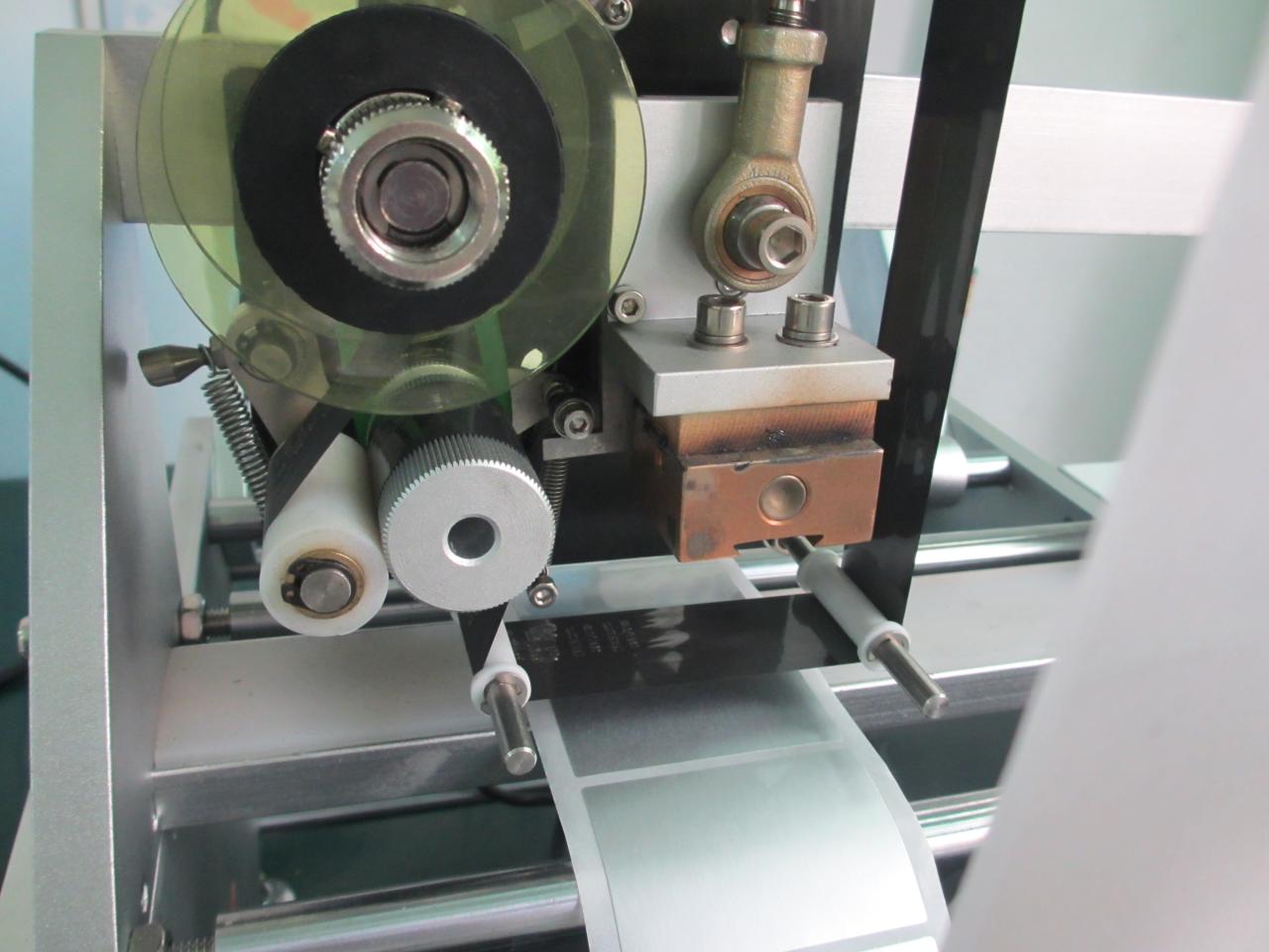 syringe labeling with printing coding function етикет за спринцовка с печатен кодер (5).JPG