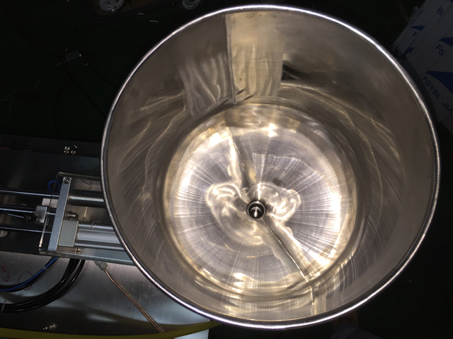 filling hopper for filling sealing бункер за пълнене за ултразвуков уплътнител filler.jpg