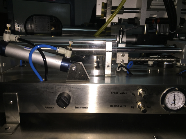 horizontal filling machine for filling process хоризонтална машина за пълнене на туби filler sealer.jpg