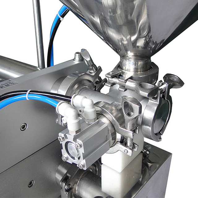 liquid filling machine for lotion shampoo cream Оборудване за пълнене на шампоани.jpg