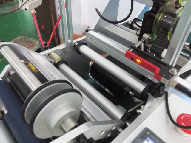 за eran полуавтоматична машина за етикетиране на тръби спринцовка с