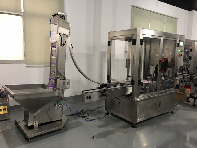 машина за затваряне козметични машини.JPG